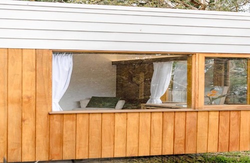 Macmasters Beach House | Cottage Plus Grand - Parents Retreat