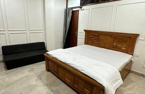 East of Kailash Apartment | Cozy Independent 2BHK Flat- Jatinder's Residency