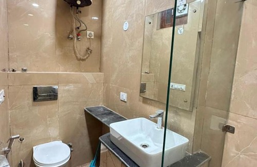 East of Kailash Apartment | Cozy Independent 2BHK Flat- Jatinder's Residency