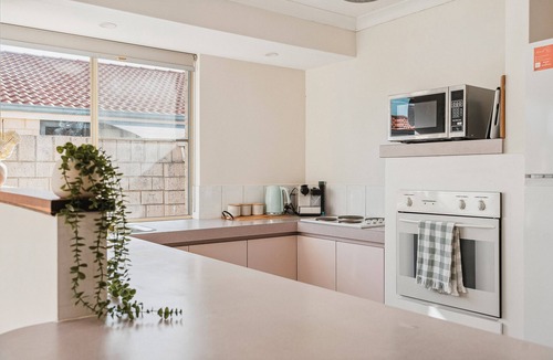 South Yunderup House | Cozy riverside escape on the banks of the Murray River