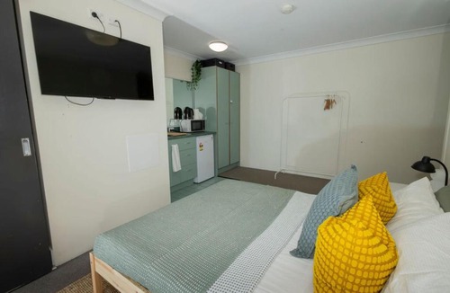 Chermside Apartment | Cozy Self Contained Studio in Chermside