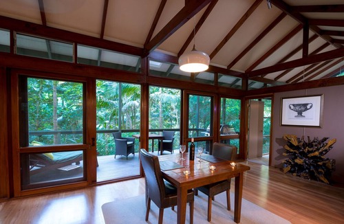 Upper Crystal Creek Cabin | Creekside Spa Cabin Carabeen