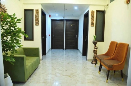 Hapur Hotel | Crown Palace Hotel & Restaurant