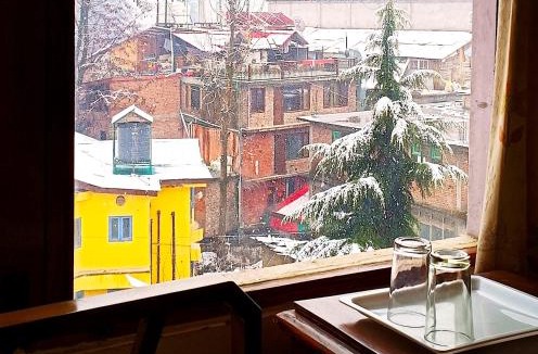 New Manali Hotel | CS Shhandella Hotel
