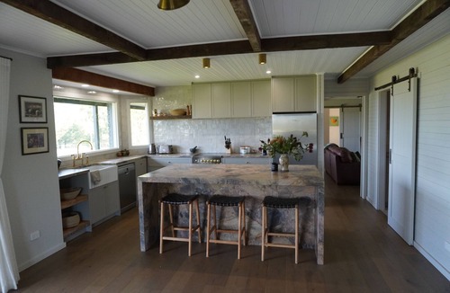 Shoreham Cottage | Cushla Cottage - A tranquil property in Shoreham w/stunning ocean and vine views