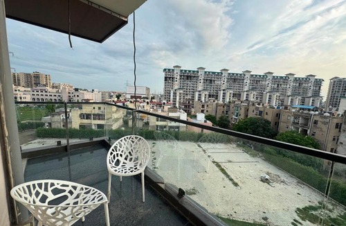 Kharar Apartment | Date Night Den