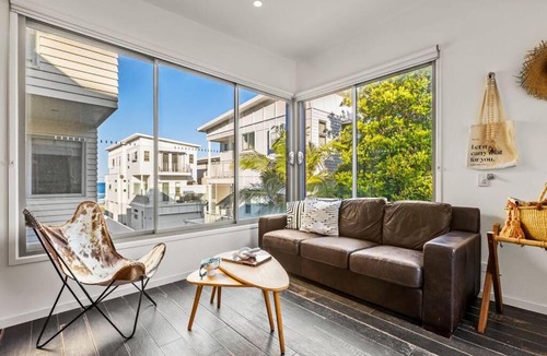 Currumbin Apartment | Daybreak Loft