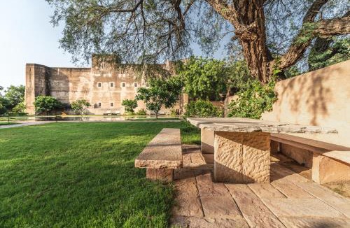 Sikar Hotel | DEEPPURA GARH