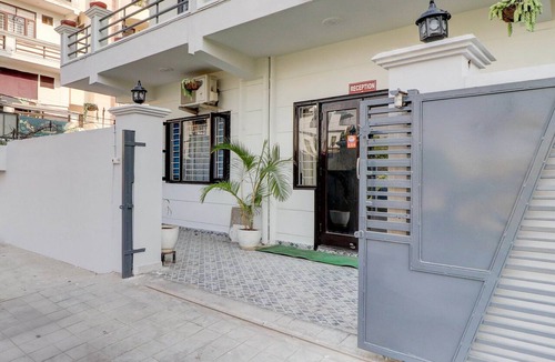 Dehradun House | Deluxe Benison Guest House