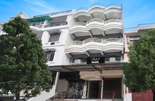 Allahabad House | Deluxe Super Collection O Rajapur