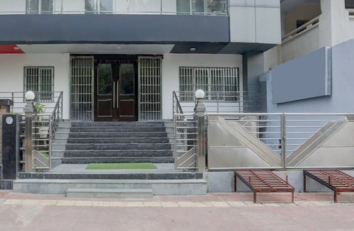 Allahabad House | Deluxe with BalconyAPS In