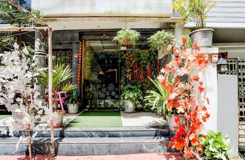Bhopal House | DeluxeEasy Stay