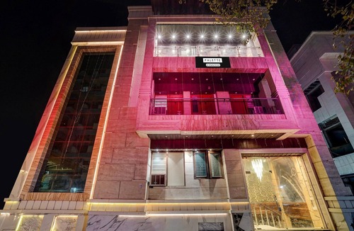Kanpur House | DeluxeHotel Shanti Kutir