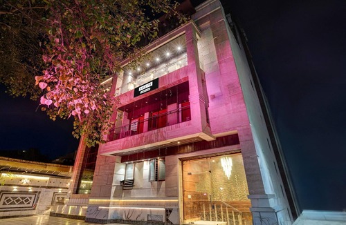 Kanpur House | DeluxeHotel Shanti Kutir