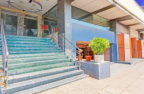 Kurnool House | DeluxeSuper Hotel O Kurnool