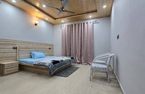 Rohtak Hotel | Deswal Hotel