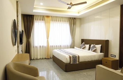 Pratapgarh City Resort | Devansh Palace And Resort