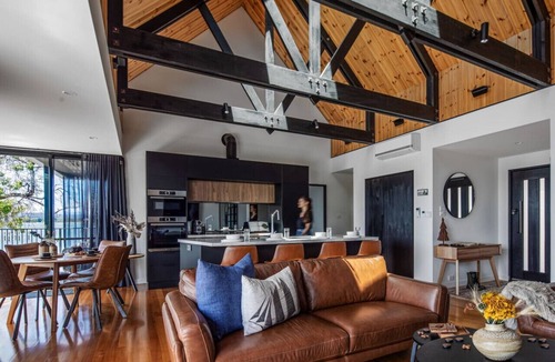Deviot House | Deviot Boat House - romantic, absolute waterfront
