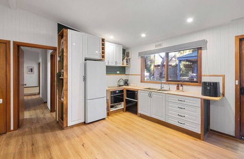 Sawmill Settlement House | Diamond Lodge: 3 BR, 1 BA House in Sawmill Settlement, Sleeps 8