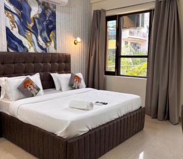 Noida Apartment | Divine India Service Apartment Near Medanta Hospital And Noida city Centre 51 Metro, Noida Sector 72