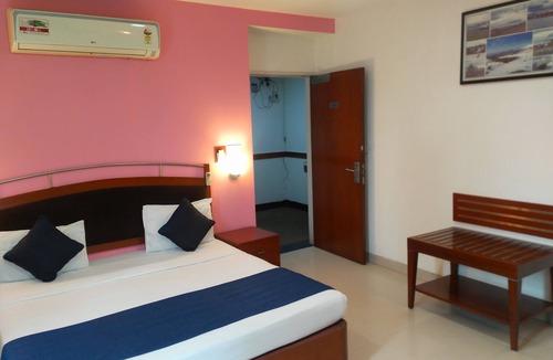 New Friends Colony Hotel | Divine Inn Hotel