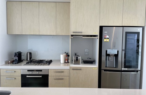 Docklands Apartment | Docklands Luxury Penthouse Above The District Docklands|Free Parking & Free Tram
