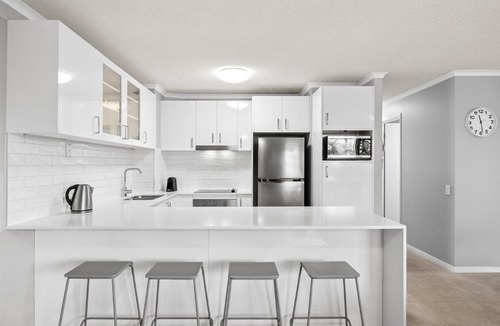 Mooloolaba Apartment | Dockside Apartments Mooloolaba-Pool open