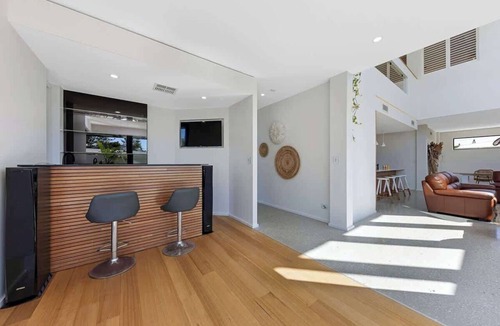 Buddina House | Dog Friendly Beachside Luxury Stay - Heated Pool