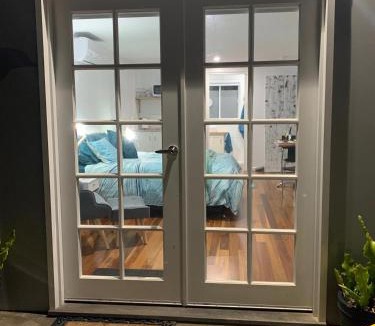 Paynesville Apartment | Dolphin Cottage