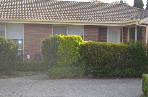 Donvale House | Donvale Holiday home 15 minutes drive to CBD3 bed rooms 1 minut walk to bus stop
