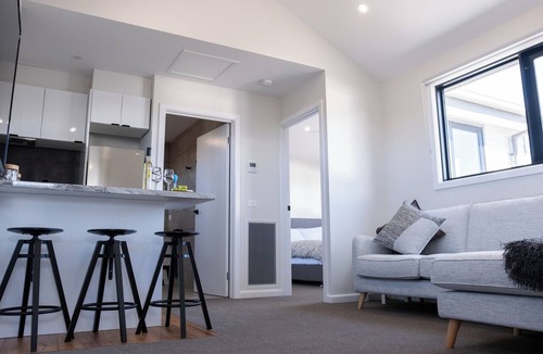 Mount Martha Apartment | Double Person Bath, 200M to Beach & Relaxing Stay