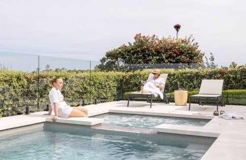Magenta Shores House | Drift - Heated Spa & Pool, Endless Water Views 4BDRM