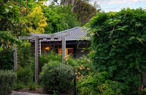 Daylesford Apartment | East St 1 - tranquil escape, cosy charm