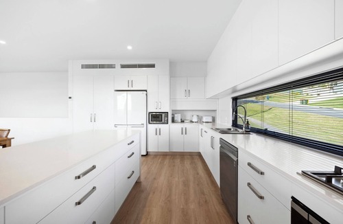 Woolgoolga House | Echoes At Woolgoolga - Luxury Home, Pet Friendly, Walk to Cafes