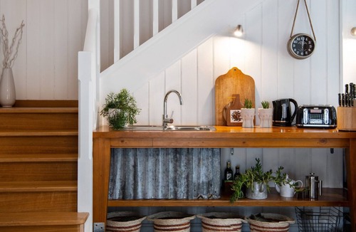 Wheatsheaf Apartment | Edessa Lodge- tranquil bush retreat 5 mins from Daylesford