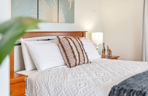 Edge Hill House | Edge Hill - spectacular views of the city and sea