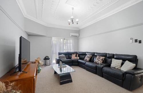 Dubbo House | Edwin Cottage Dubbo - close to the hospital