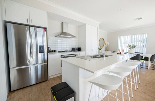 South Bunbury House | Elegantly Styled Villa In Bunbury
