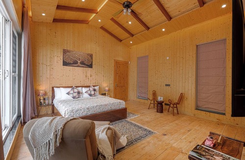 Kumarhatti Hotel | ELIVAAS Bask and Blessings 1 Room Suites