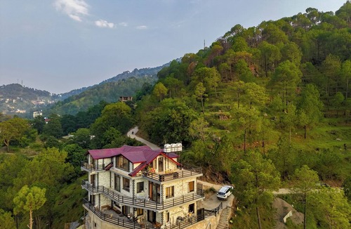 Kasauli Villa | ELIVAAS Kosh Pinevale 2BHK Villa w Pool