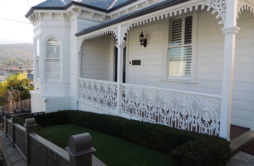 Glebe Cottage | Ellis Cottage Glebe Luxury 1 - 4 bedroom Cottage, Hobart, Tasmania