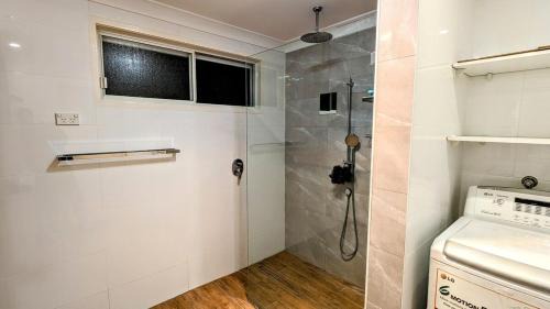 Ingleburn House | Entire Place Private Luxe 1BR with 1BA 1K 1LR