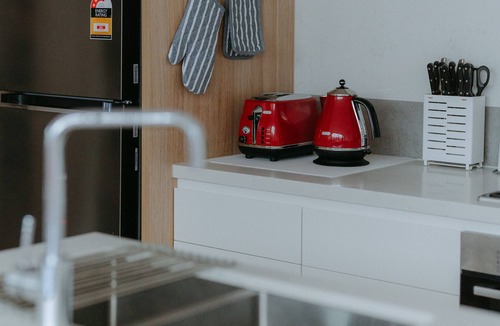 Glen Iris Apartment | Entire Spacious 3BR Luxe Apt in Camberwell