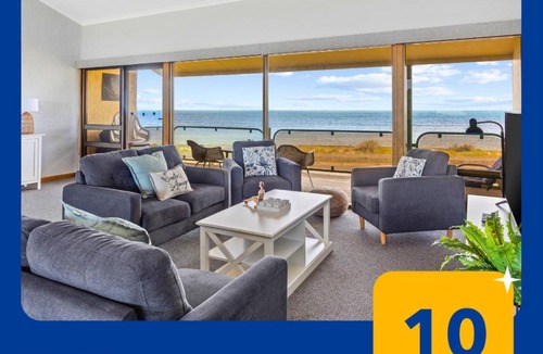 Encounter Bay House | Esplanade 3BR Holiday Home with Magic Ocean Views