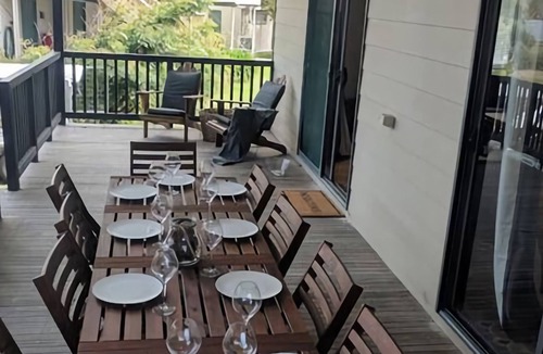 Venus Bay House | Evergreen - spacious family retreat, so close to shops and beaches.