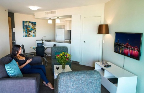 Brisbane Central Business District Apartment | Evolution Apartments