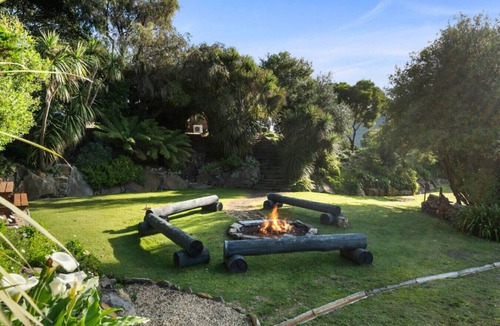 Eaglehawk Neck Cottage | Exclusive Cottage: Views, Gardens, & Fireplaces