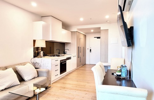 Clayton Apartment | Exclusive Skyview 2BR2Bth Apartment @Mcity shopping centre Clayton MonashVIC3168