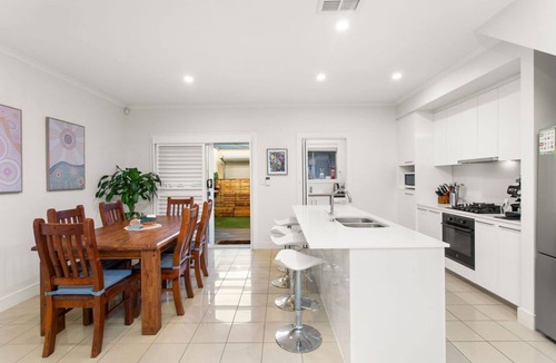Norwood House | Executive Townhouse Near Heart of Adelaide City