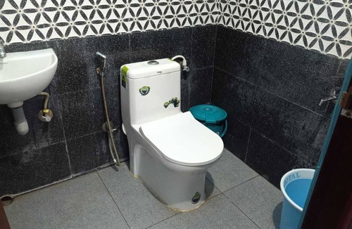 Edapalli Hotel | Ezzanza Property Emarks Homes